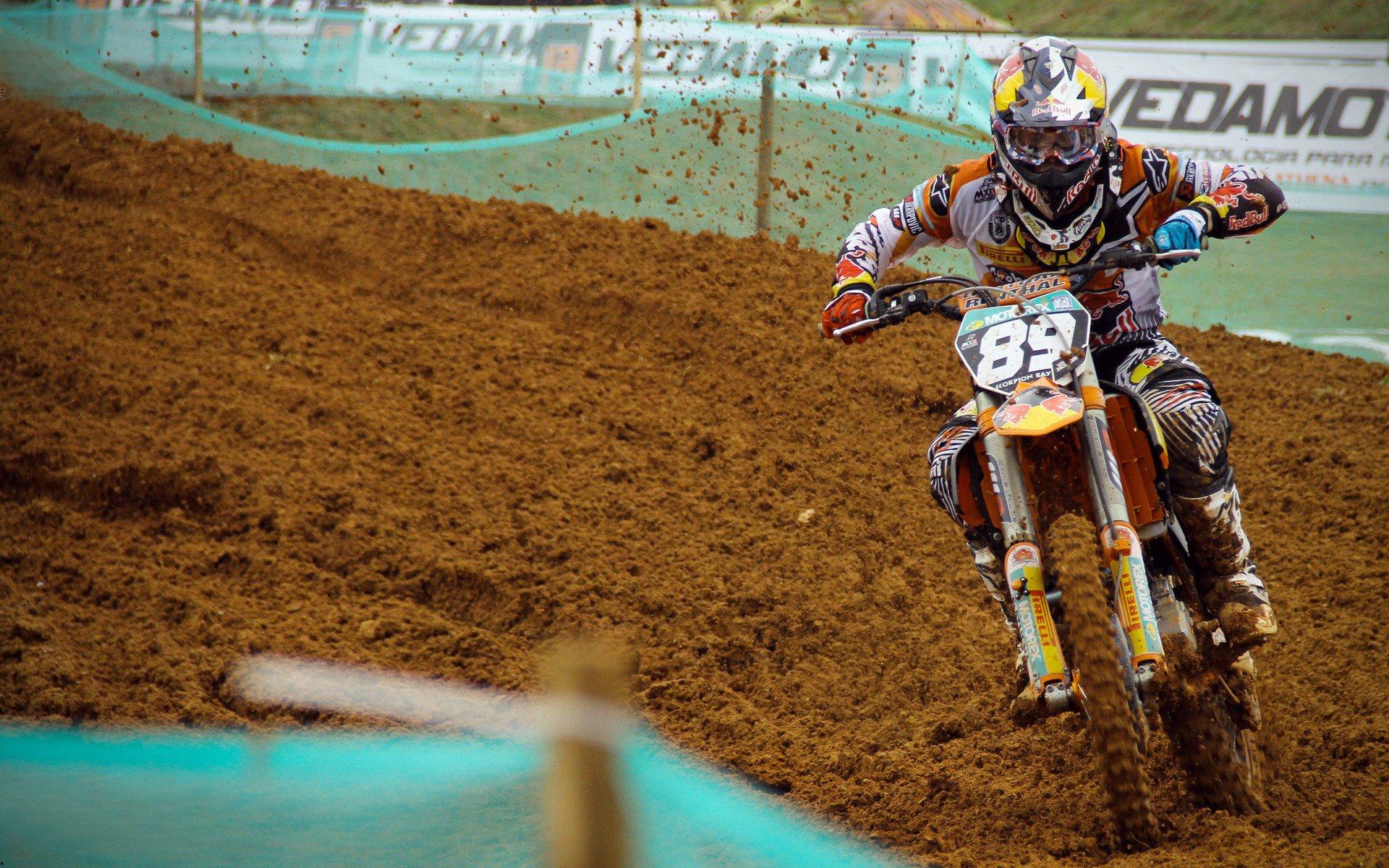 米特里策成功接受关节镜手术 两周恢复期不影响新赛季备战